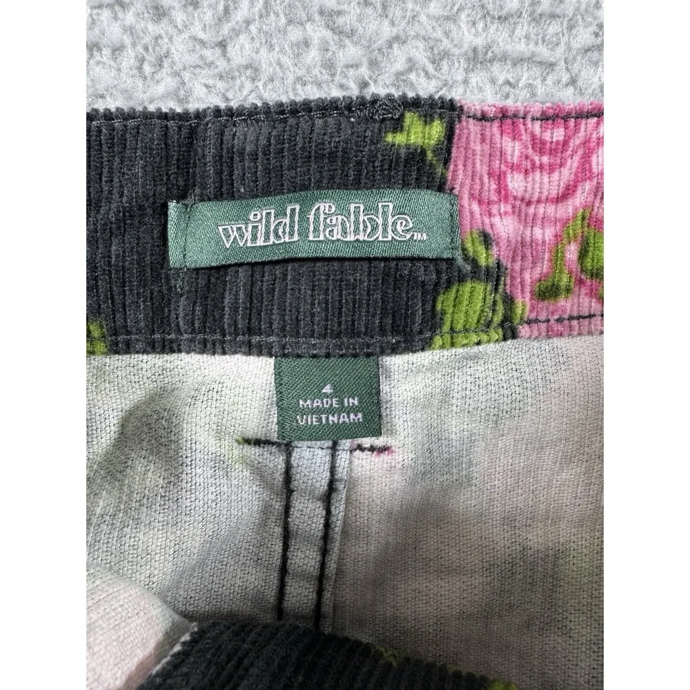Wild Fable Womens High Rise Black Floral Corduroy Mini Skirt Size 4 NEW